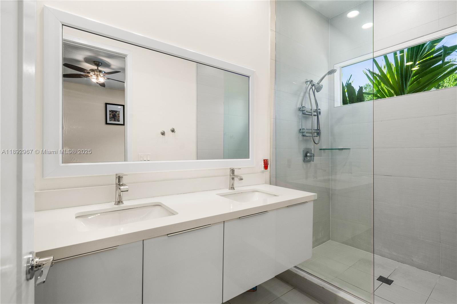 LANDMARK AT DORAL CENTRAL - Residential