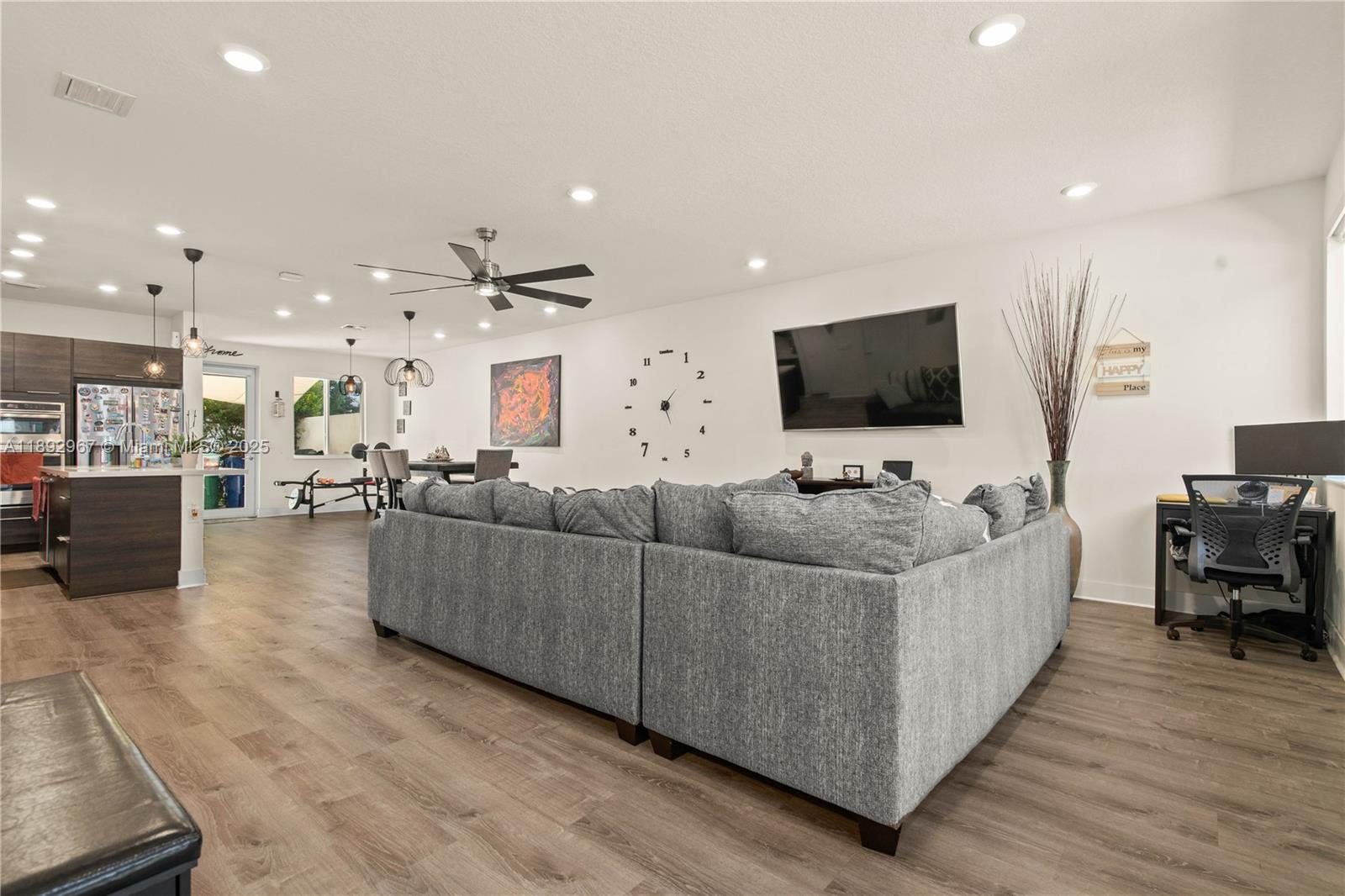 LANDMARK AT DORAL CENTRAL - Residential
