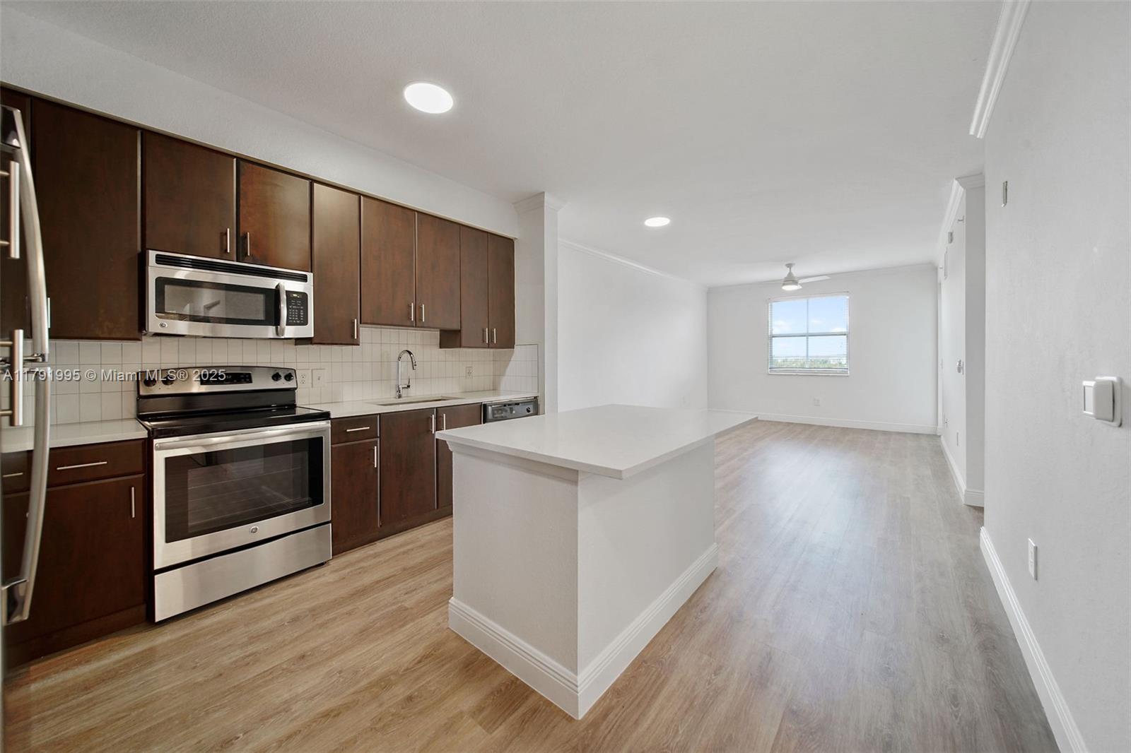 10170 SW 7th St 38-103