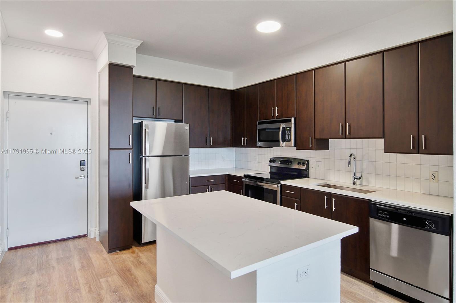 10170 SW 7th St 38-103