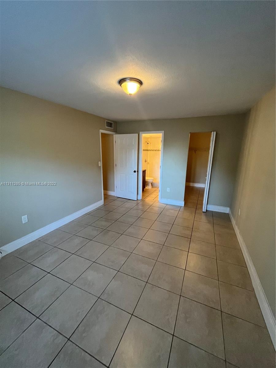 CLEAR LAKE PALMS CONDO - Residential Lease