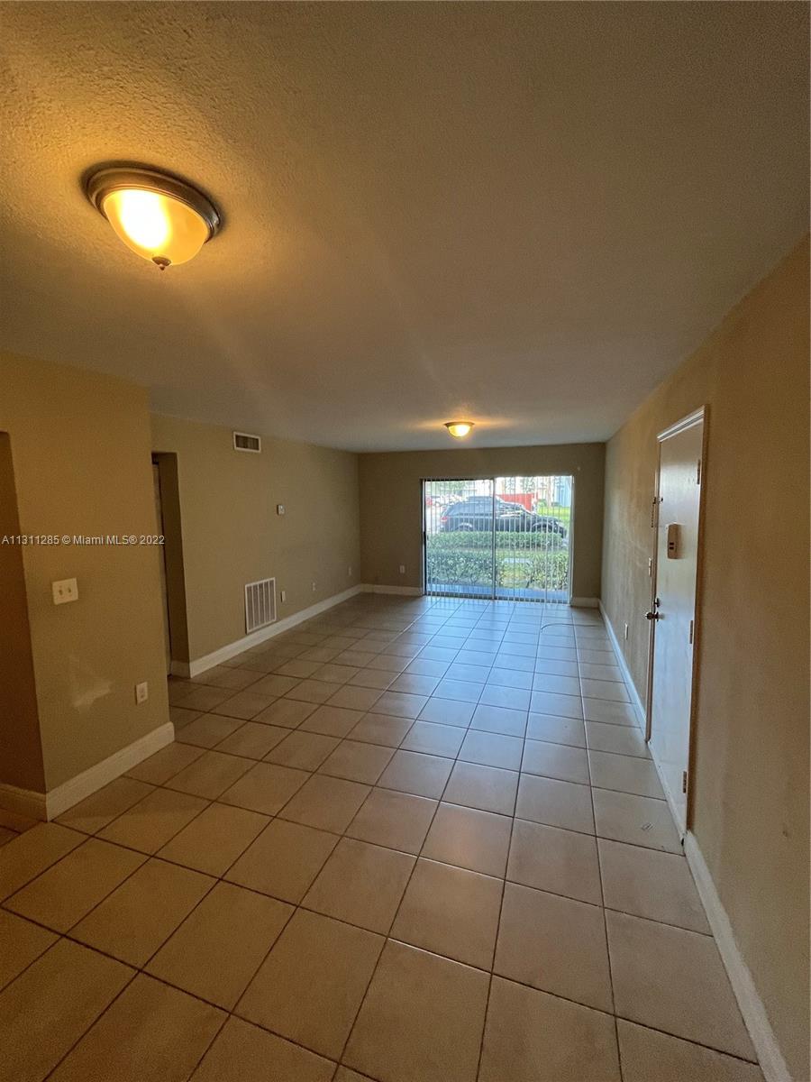 CLEAR LAKE PALMS CONDO - Residential Lease