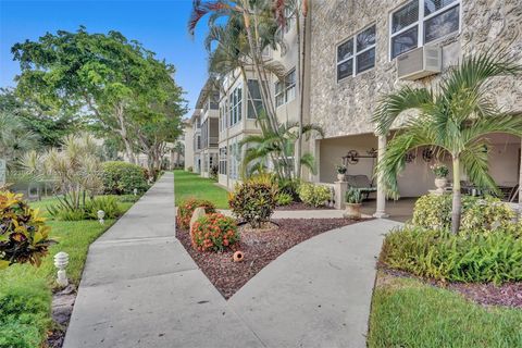 A home in Lauderdale Lakes