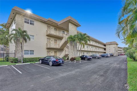 A home in Lauderdale Lakes