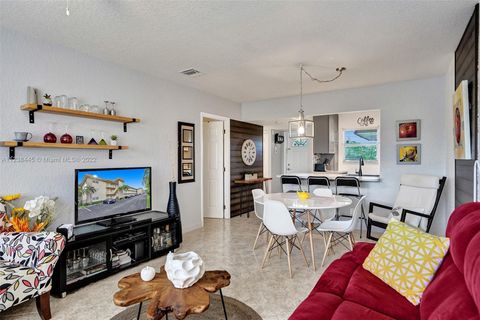 A home in Lauderdale Lakes