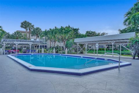 A home in Lauderdale Lakes