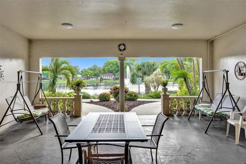 A home in Lauderdale Lakes