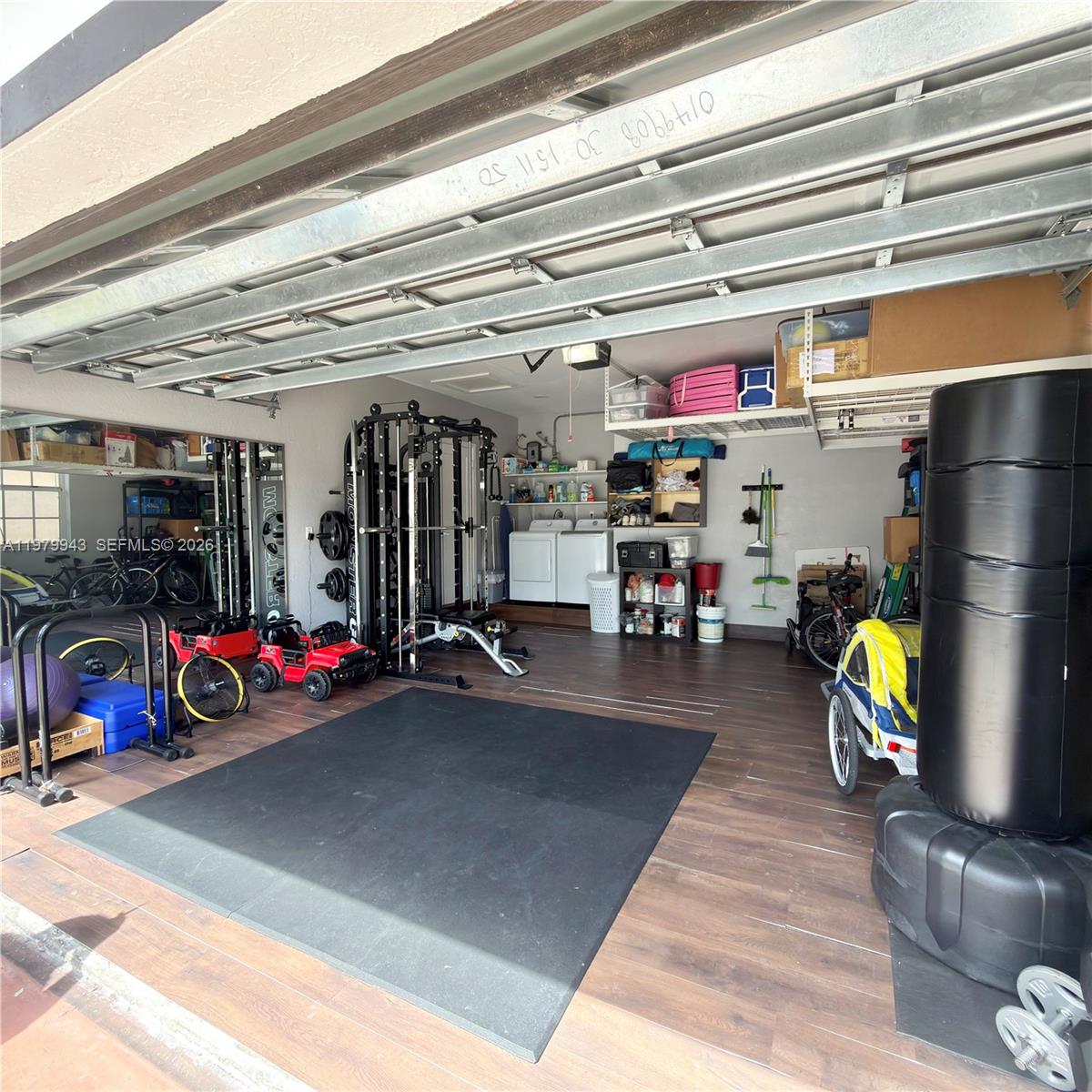 FLORIDA TROPICAL ESTATES - Residential