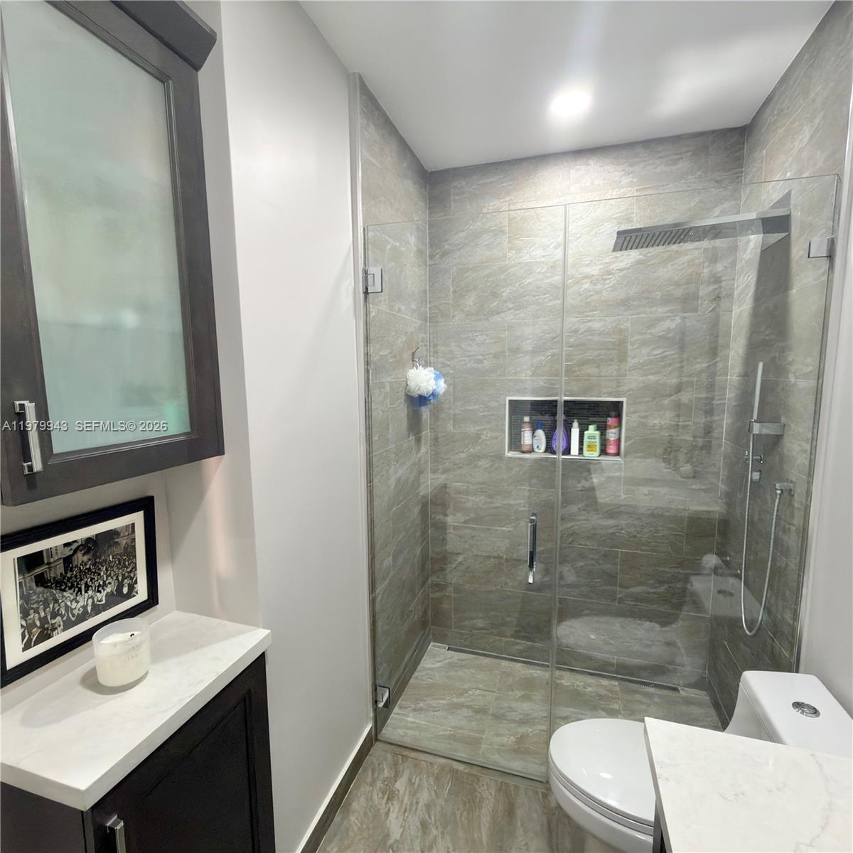 FLORIDA TROPICAL ESTATES - Residential