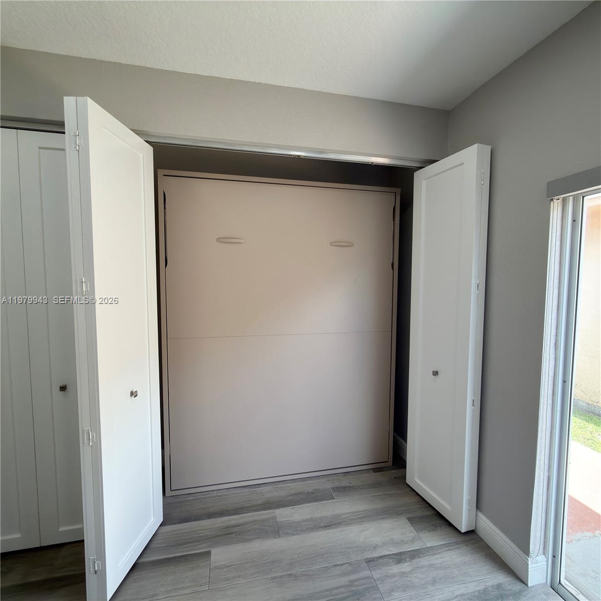 FLORIDA TROPICAL ESTATES - Residential