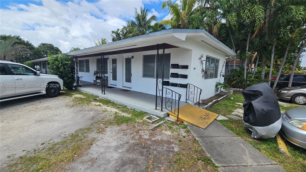Photo of 2308 Grant St #1, Hollywood, FL 33020 (MLS # A12009625)