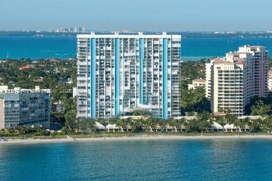 881 Ocean Dr TH7