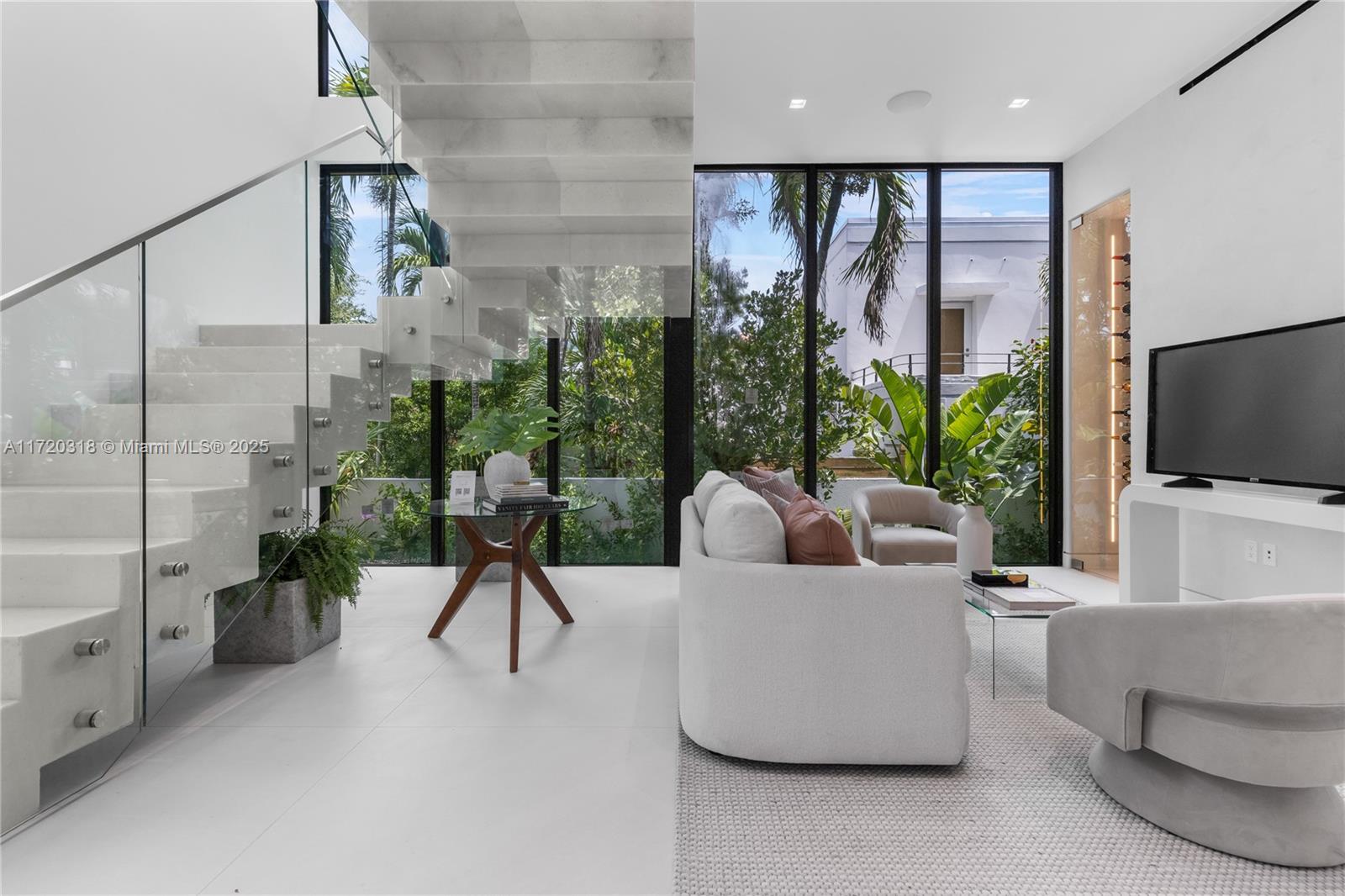 SURPRISE LAKE - Residential