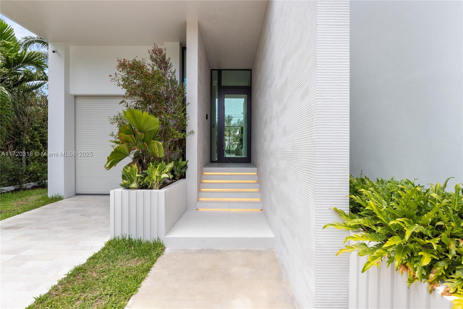 SURPRISE LAKE - Residential