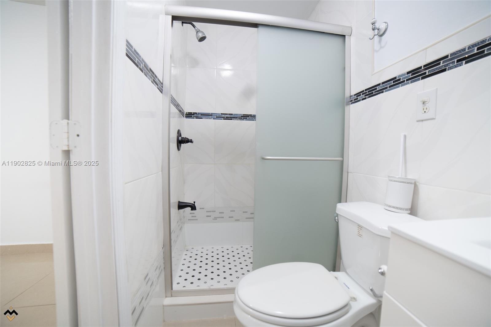 RANDALL PARK - Residential Lease