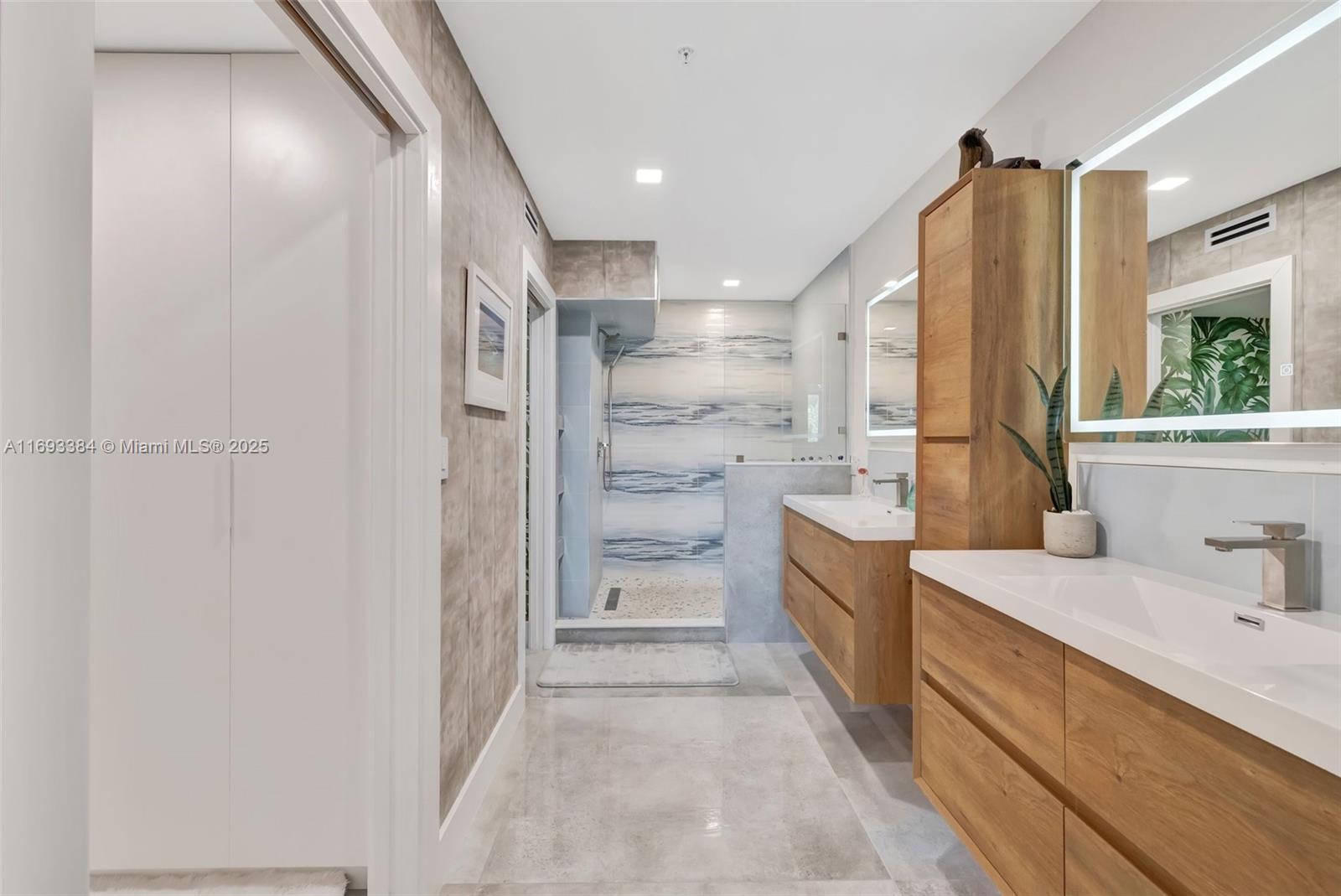 POINTE AT POMPANO BEACH - Residential