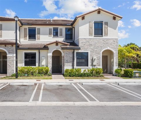 9917 SW 228th Ter Miami FL 33190