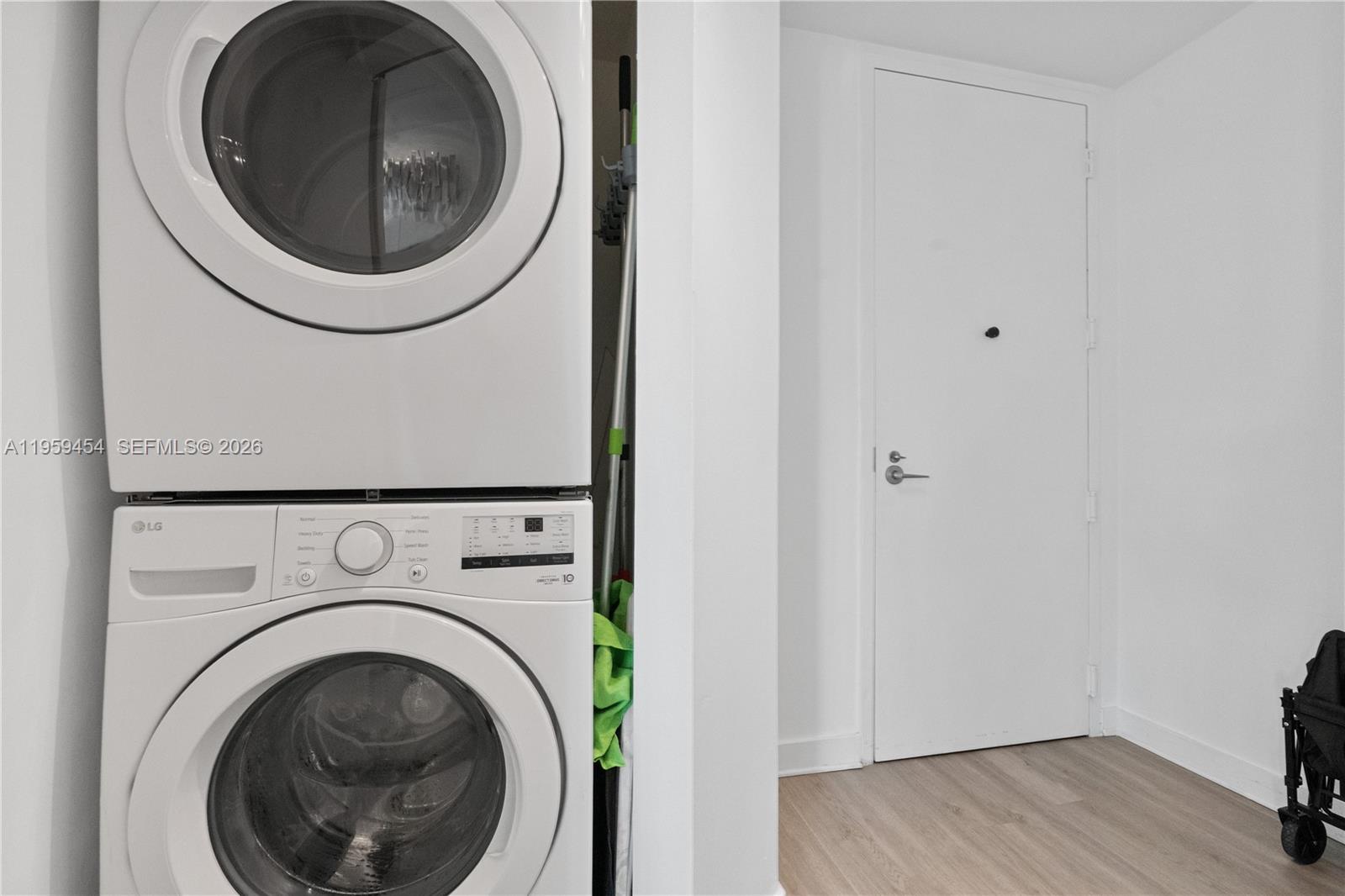 THE AXIS ON BRICKELL II C - Residential Lease