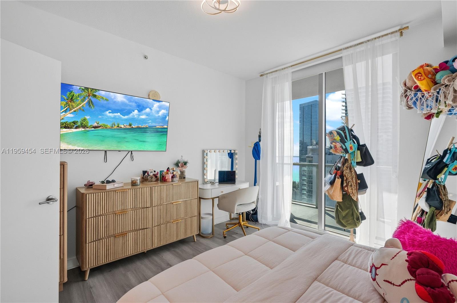 THE AXIS ON BRICKELL II C - Residential Lease