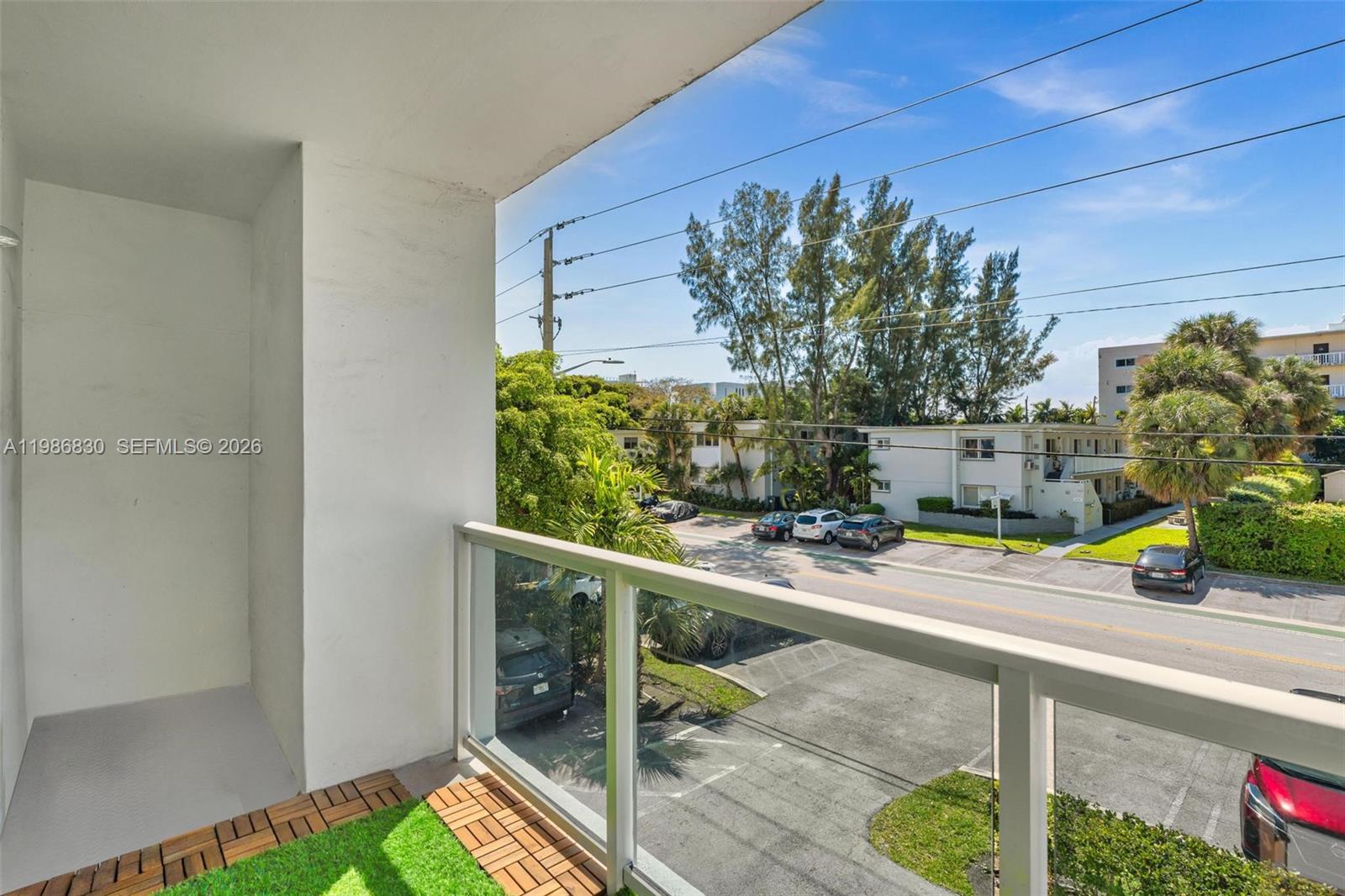 BAY HARBOUR ISLAND - Residential