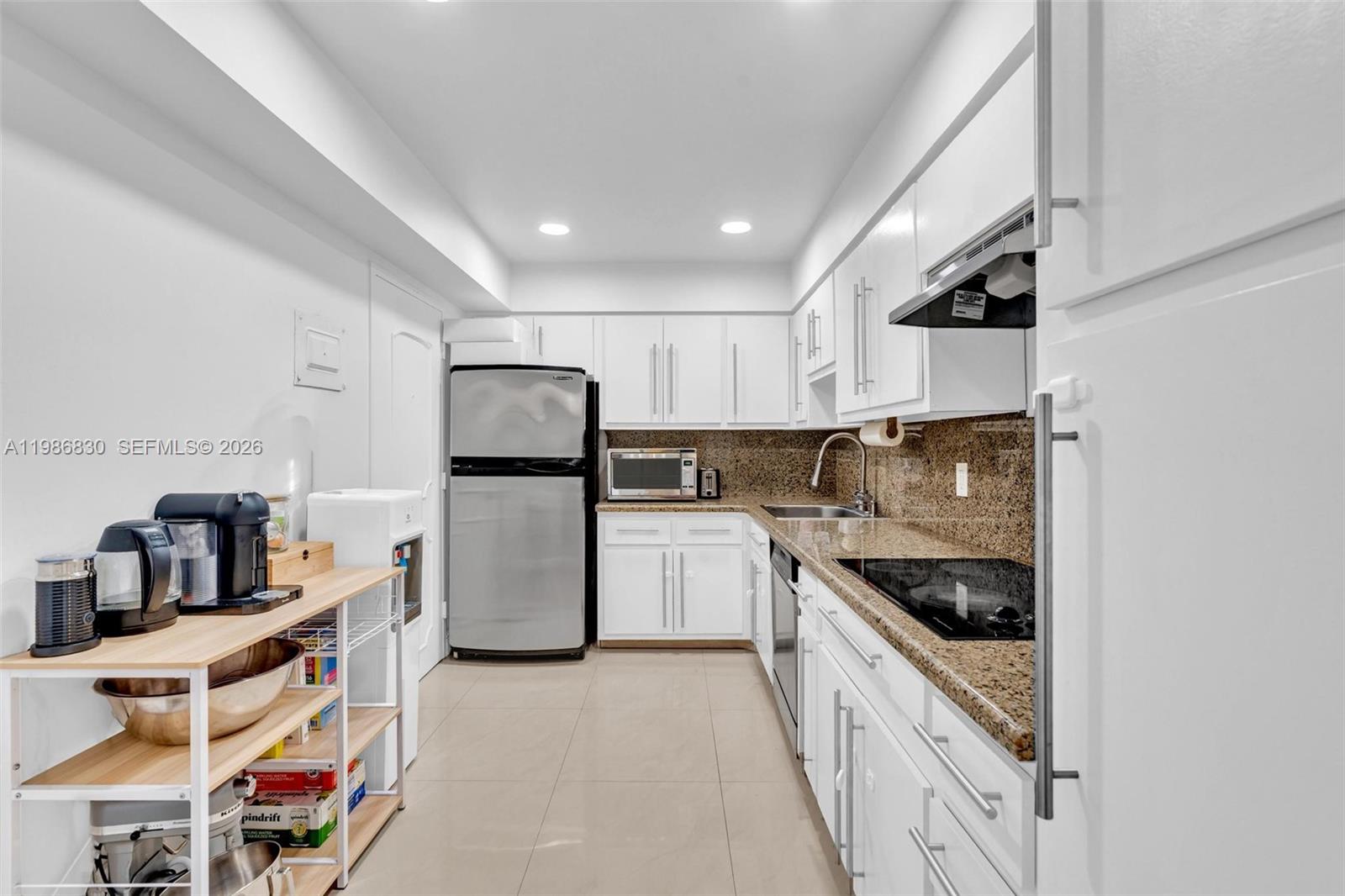 BAY HARBOUR ISLAND - Residential