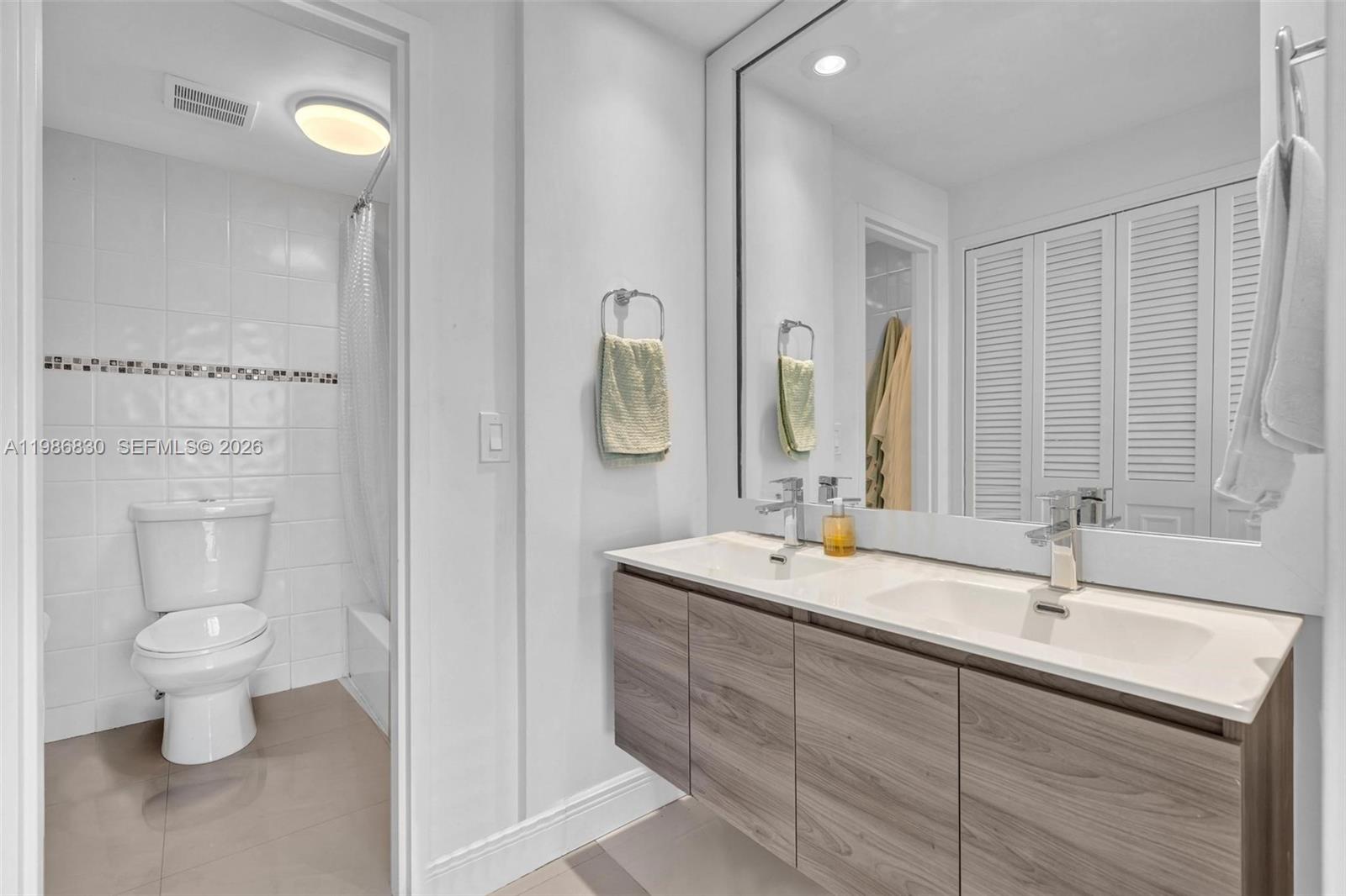 BAY HARBOUR ISLAND - Residential