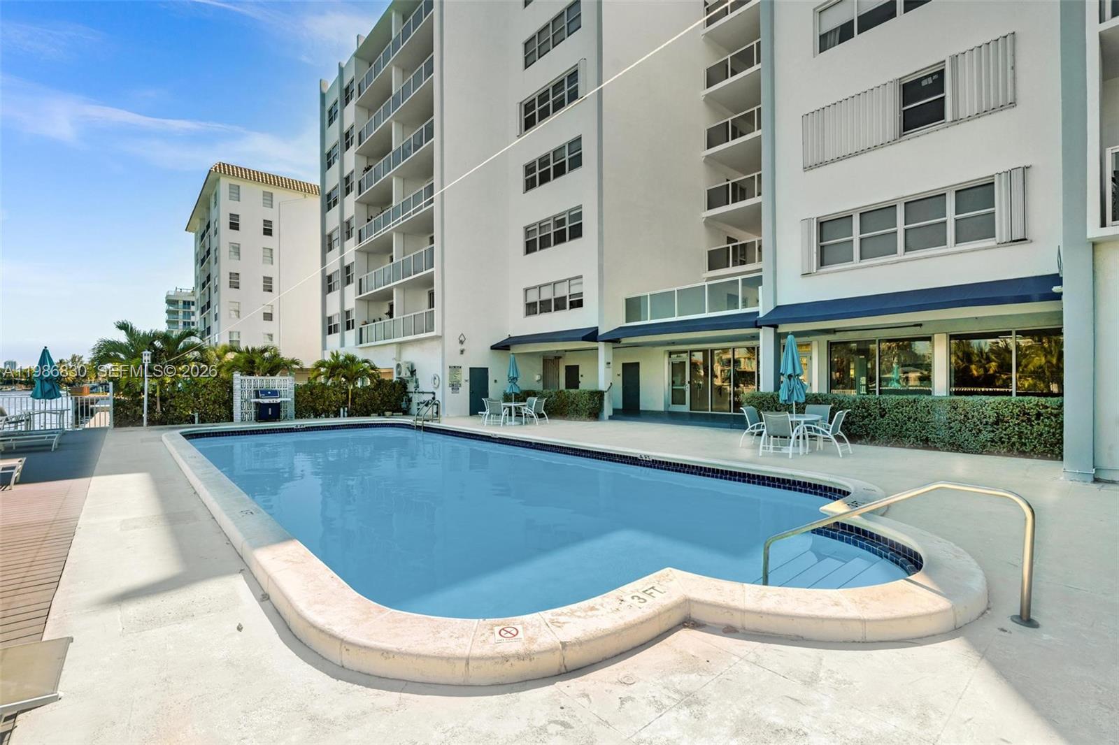 BAY HARBOUR ISLAND - Residential