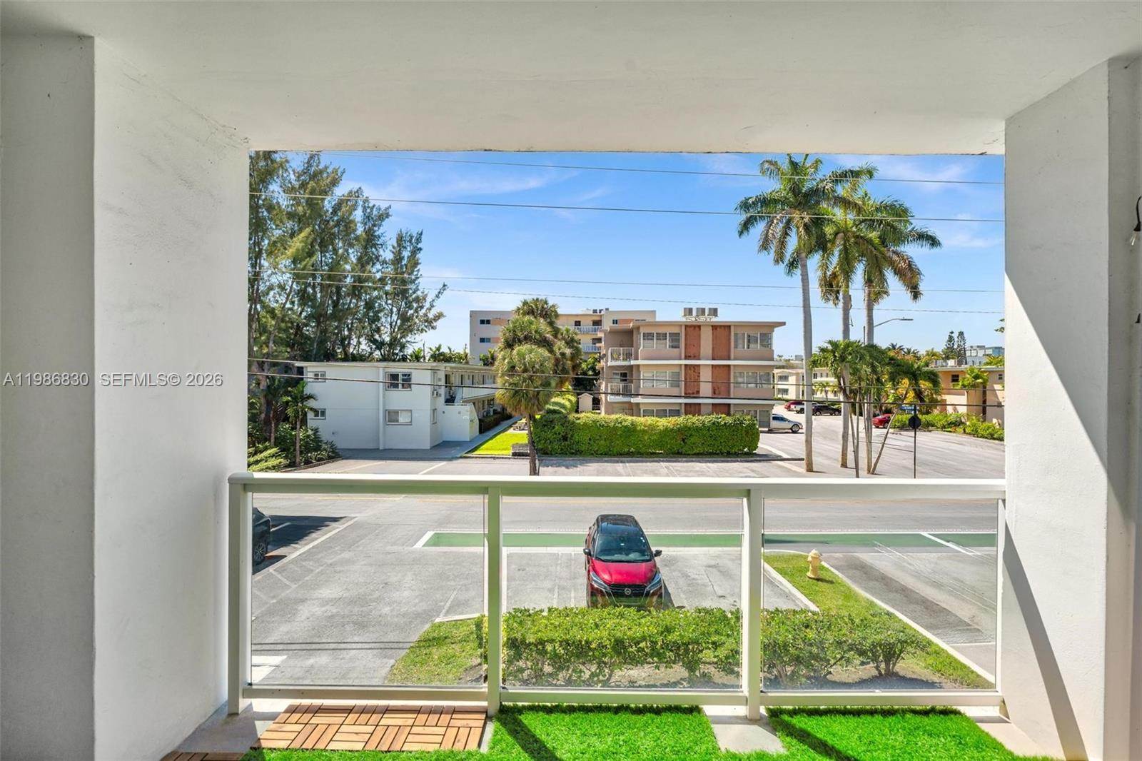 BAY HARBOUR ISLAND - Residential