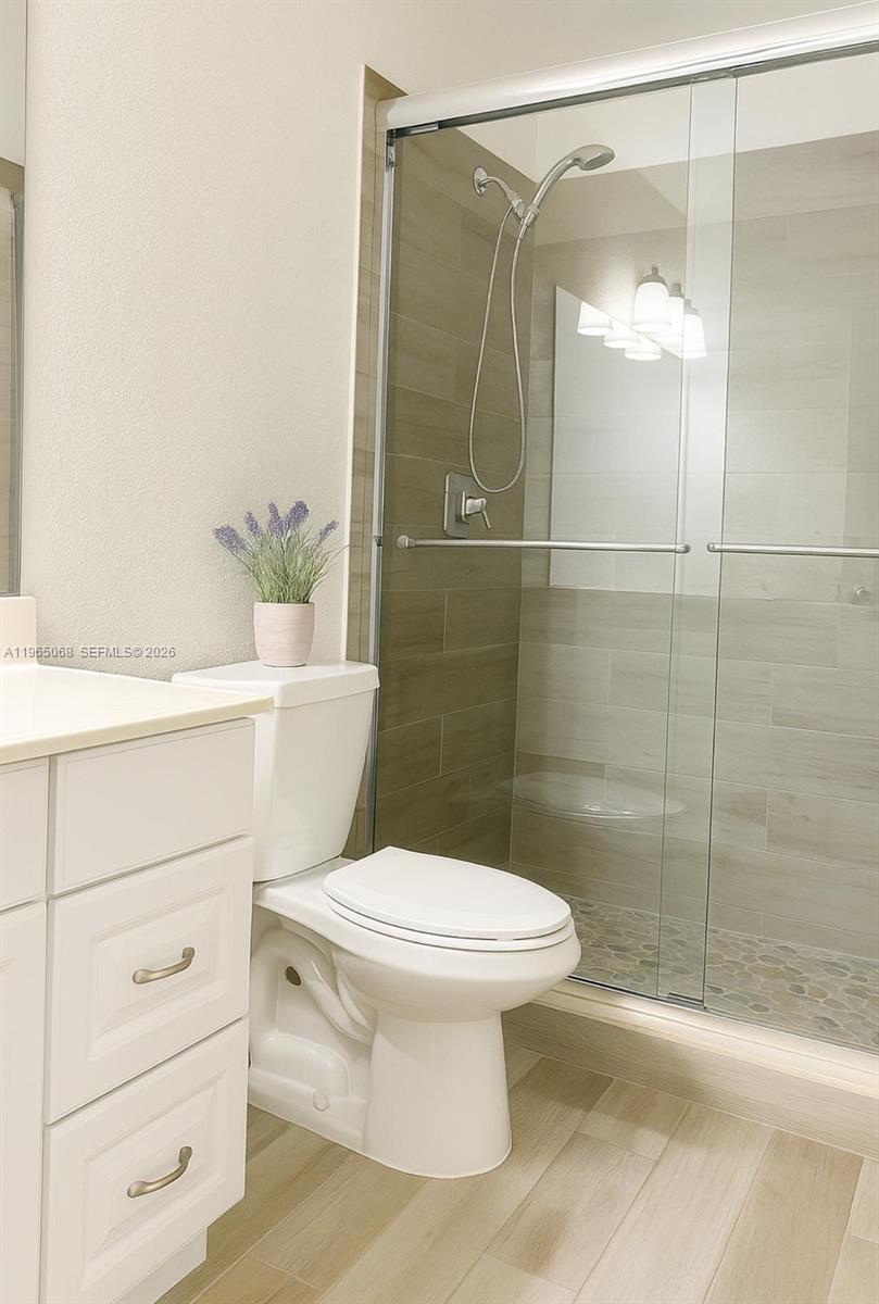 SAVANNAH AT RIVERSIDE CON - Residential