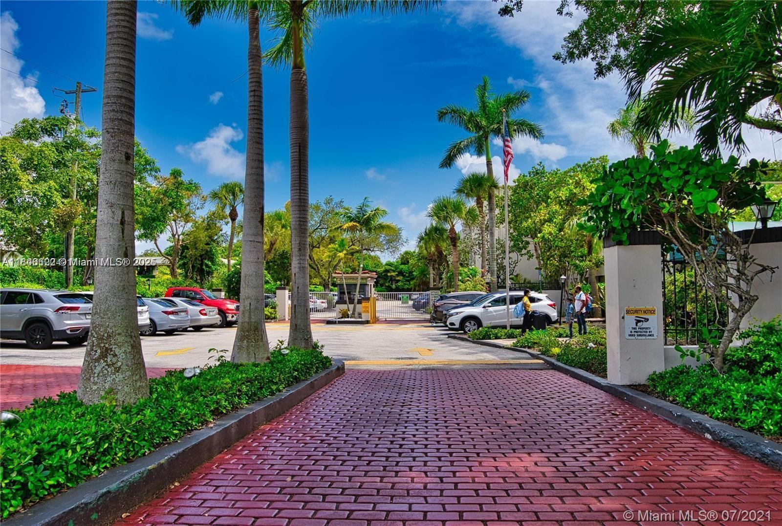DADELAND GROVE CONDO - Residential