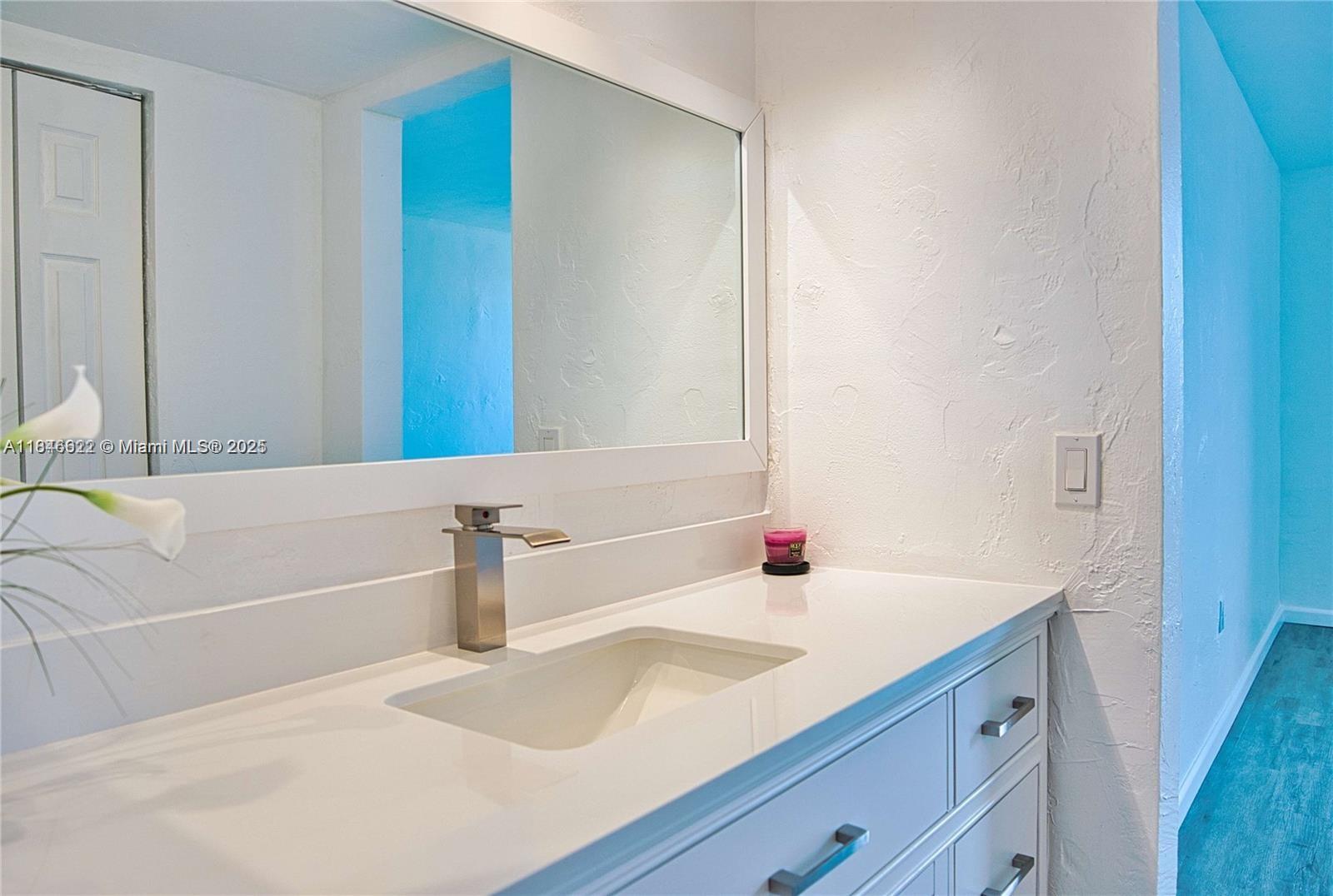 DADELAND GROVE CONDO - Residential