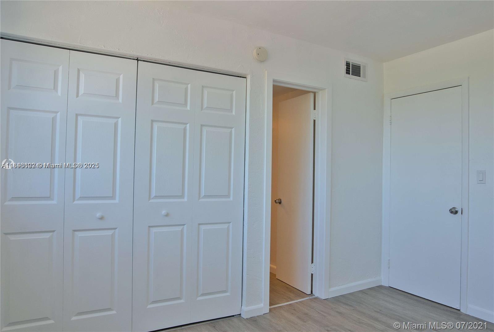 DADELAND GROVE CONDO - Residential