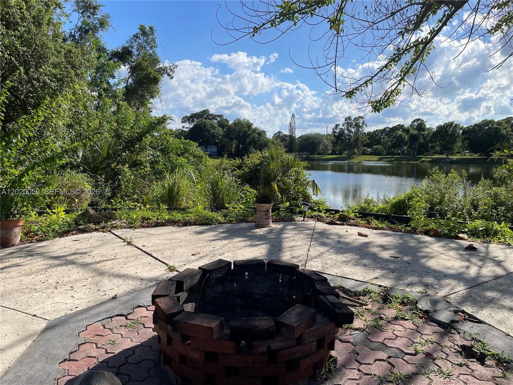 Photo of 6703 Oneco Way, Fort Pierce, FL 34951 (MLS # A12020059)
