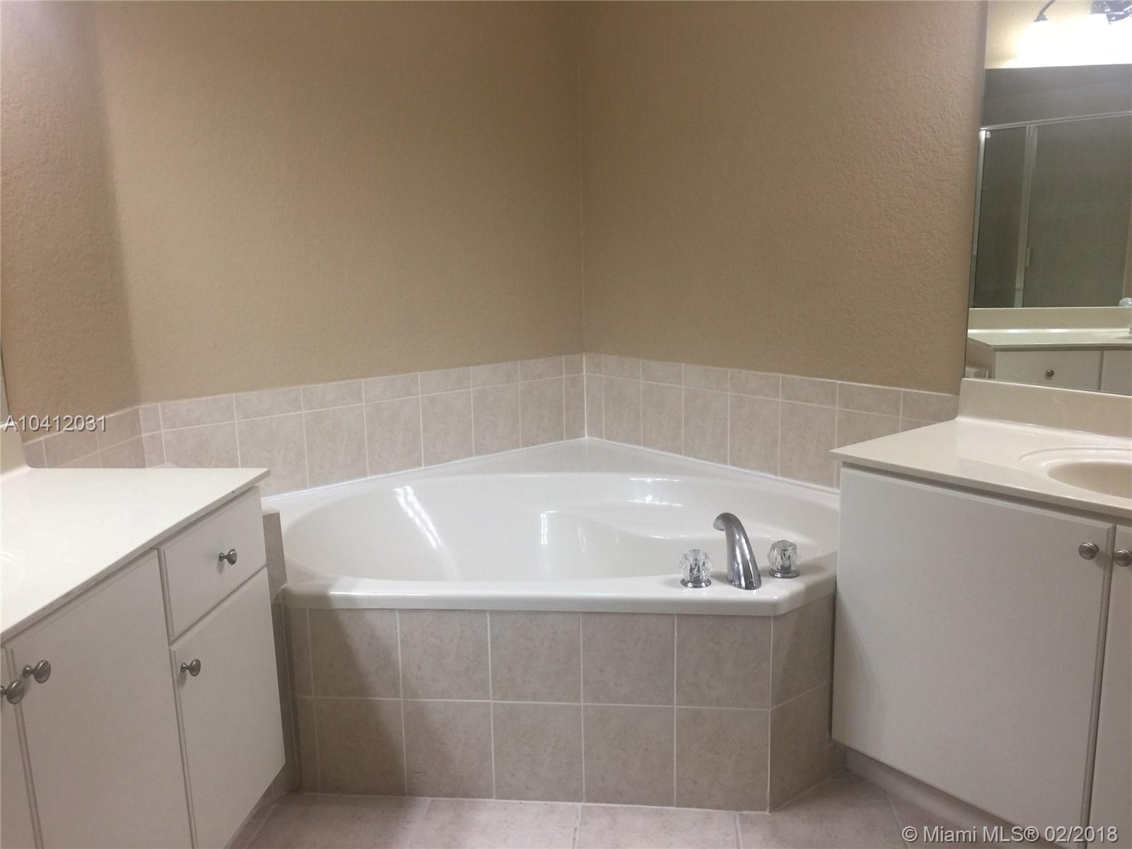 DORAL ISLES NORTH SEC ONE - Residential Lease