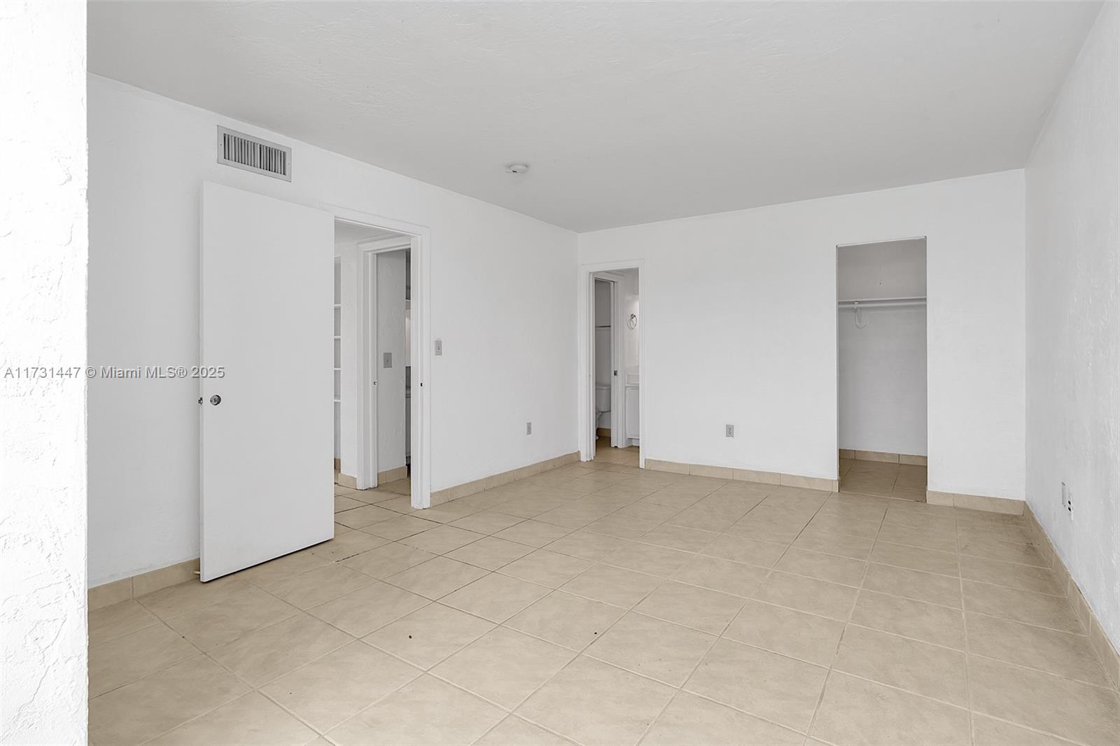 DADELAND GROVE CONDO - Residential