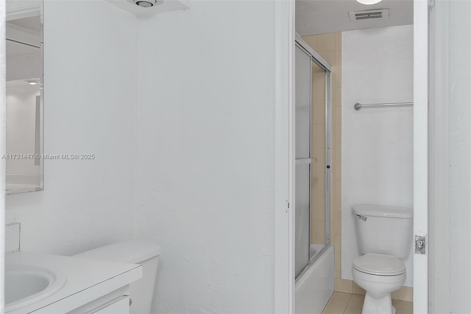 DADELAND GROVE CONDO - Residential