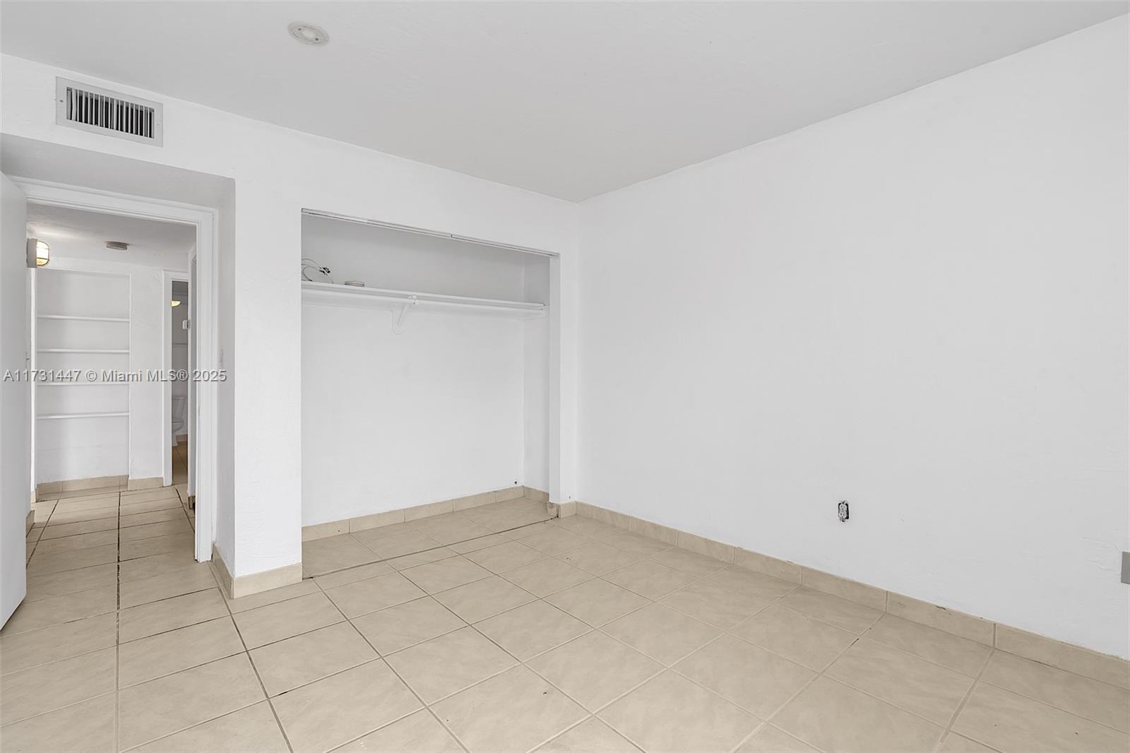 DADELAND GROVE CONDO - Residential