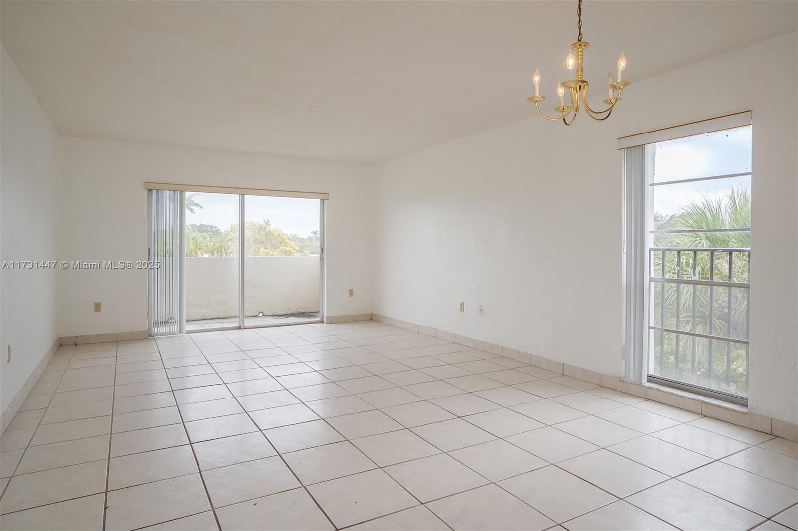 DADELAND GROVE CONDO - Residential