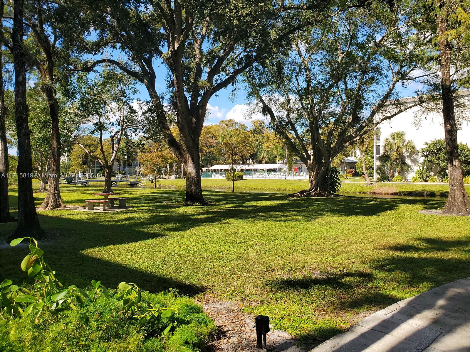 CYPRESS CHASE CONDO NO 4 - Residential