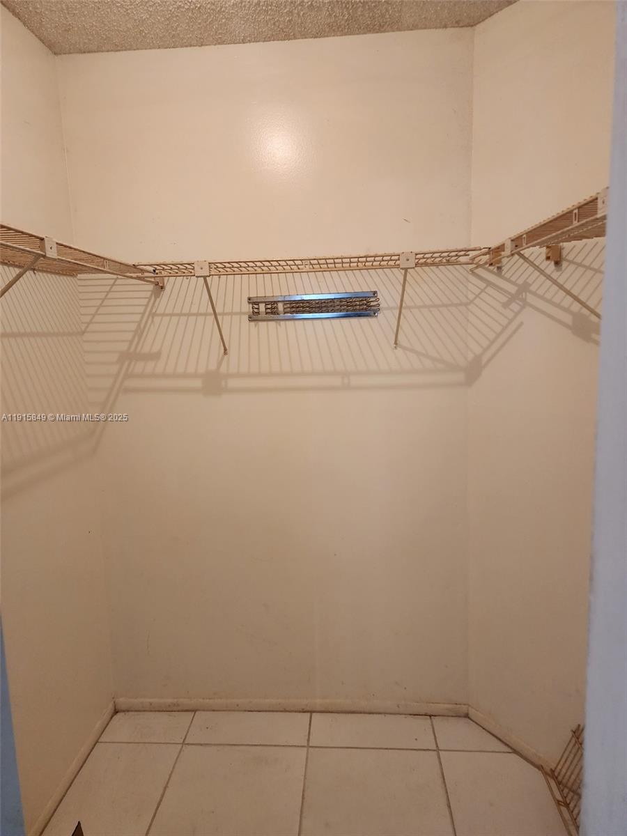 CYPRESS CHASE CONDO NO 4 - Residential