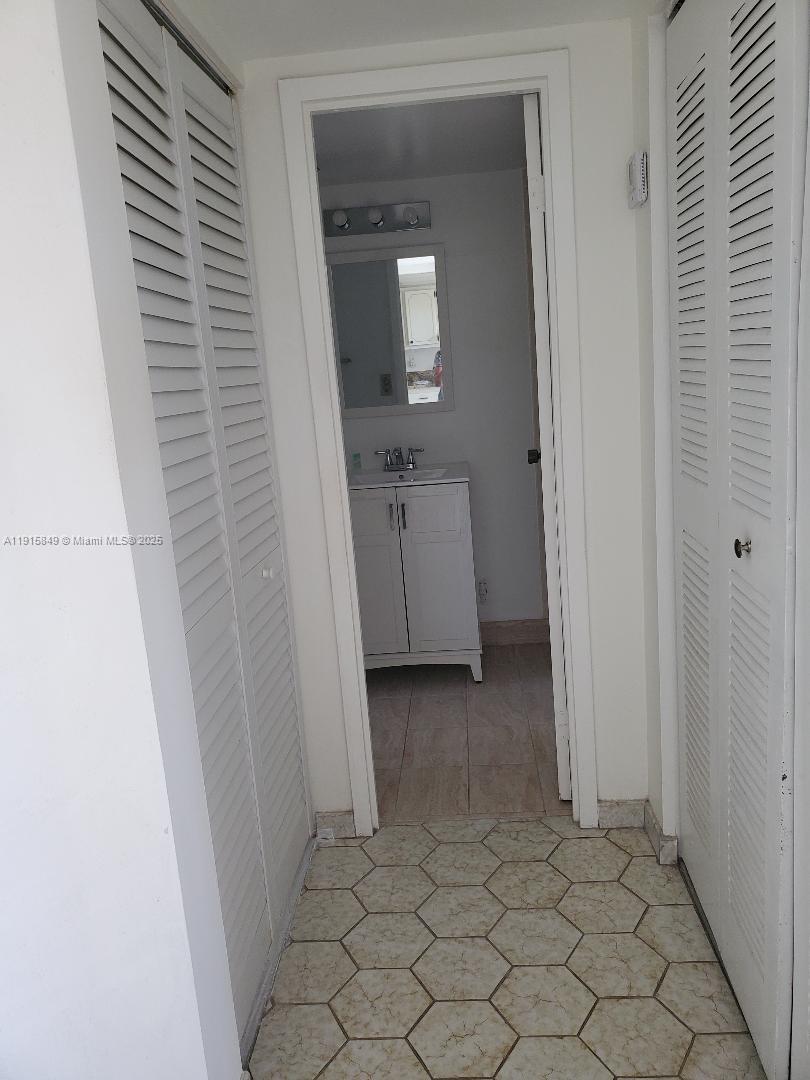 CYPRESS CHASE CONDO NO 4 - Residential