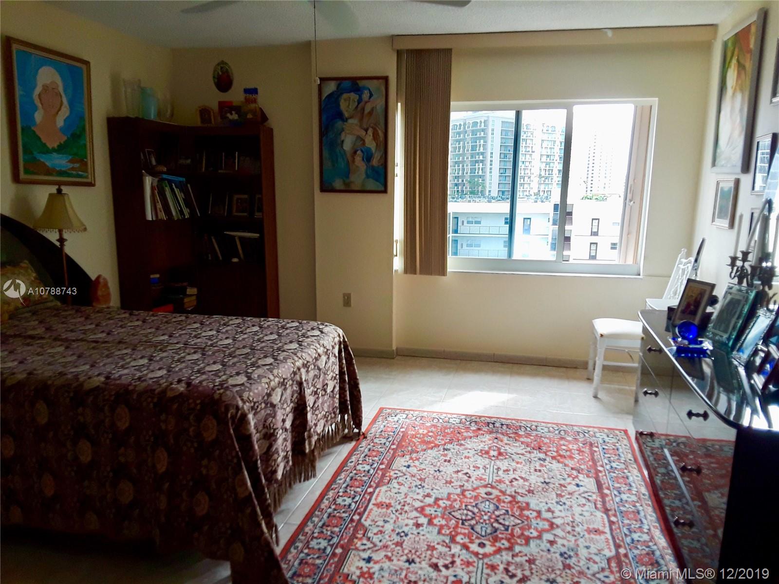 MARBELLA TOWER CONDO - Residential