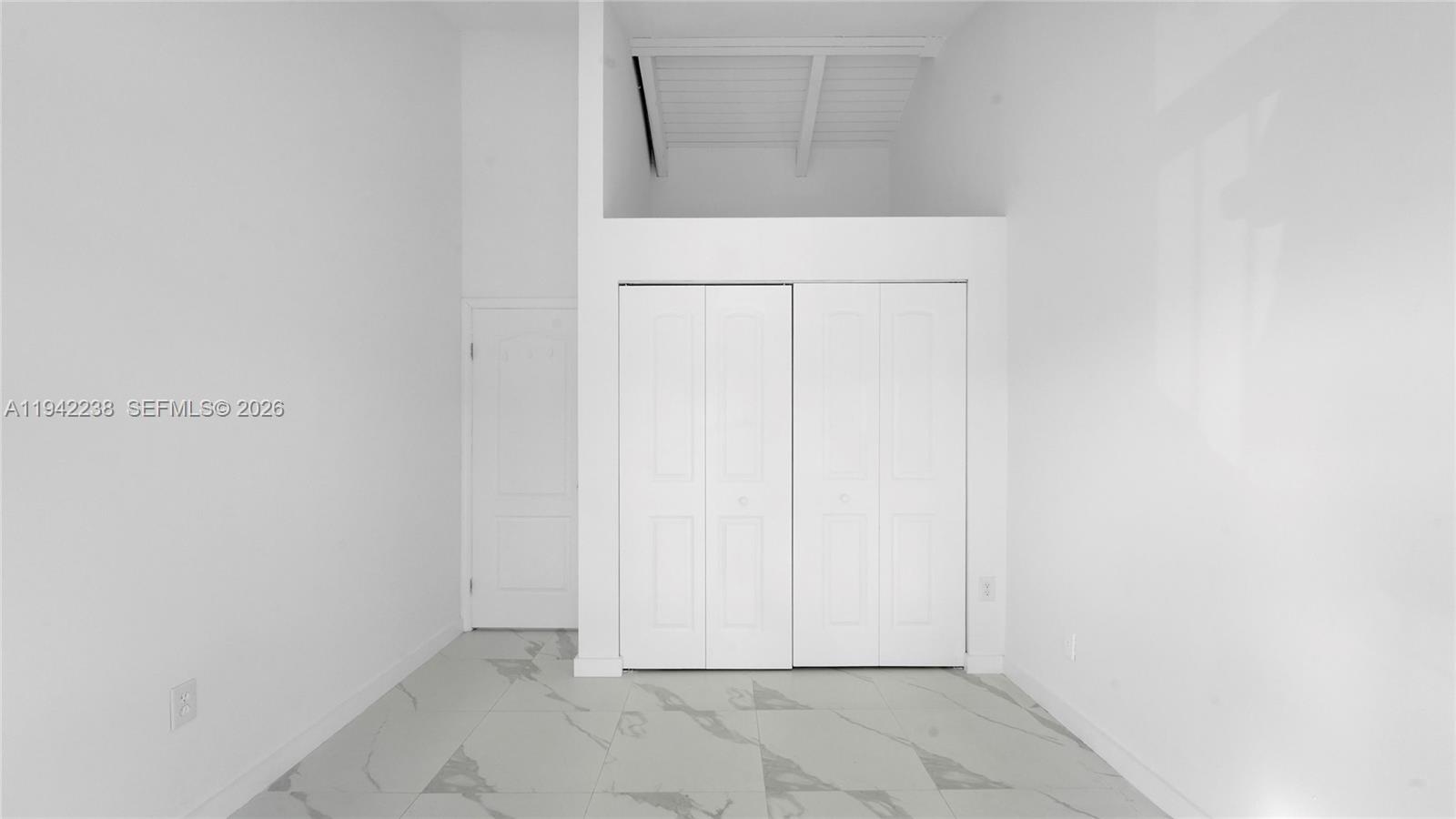 VILLAS UNIVERSITY SQUARE - Residential Lease