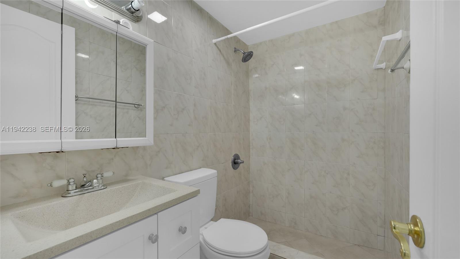 VILLAS UNIVERSITY SQUARE - Residential Lease