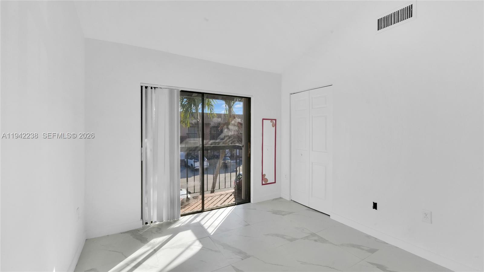 VILLAS UNIVERSITY SQUARE - Residential Lease