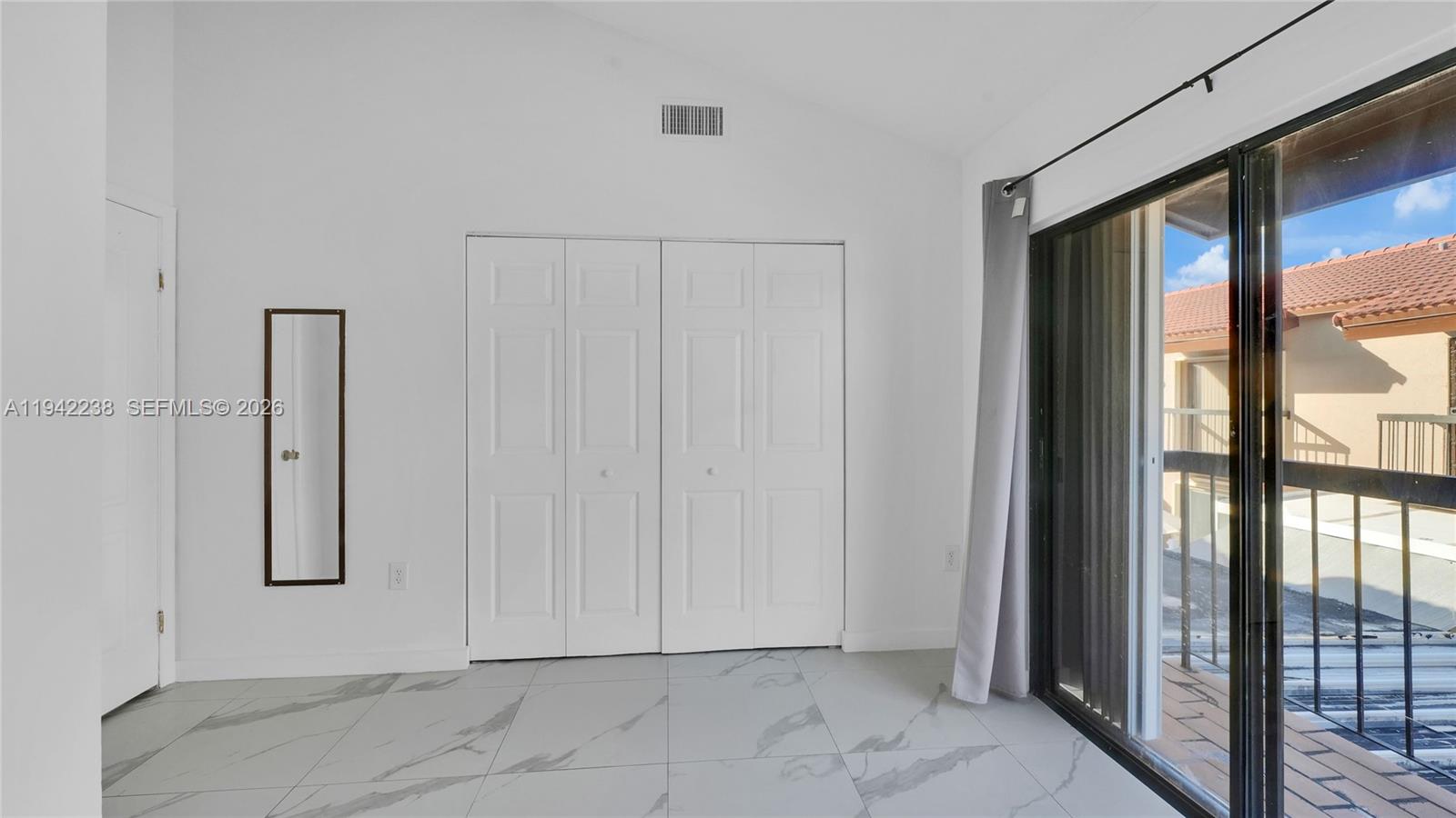 VILLAS UNIVERSITY SQUARE - Residential Lease