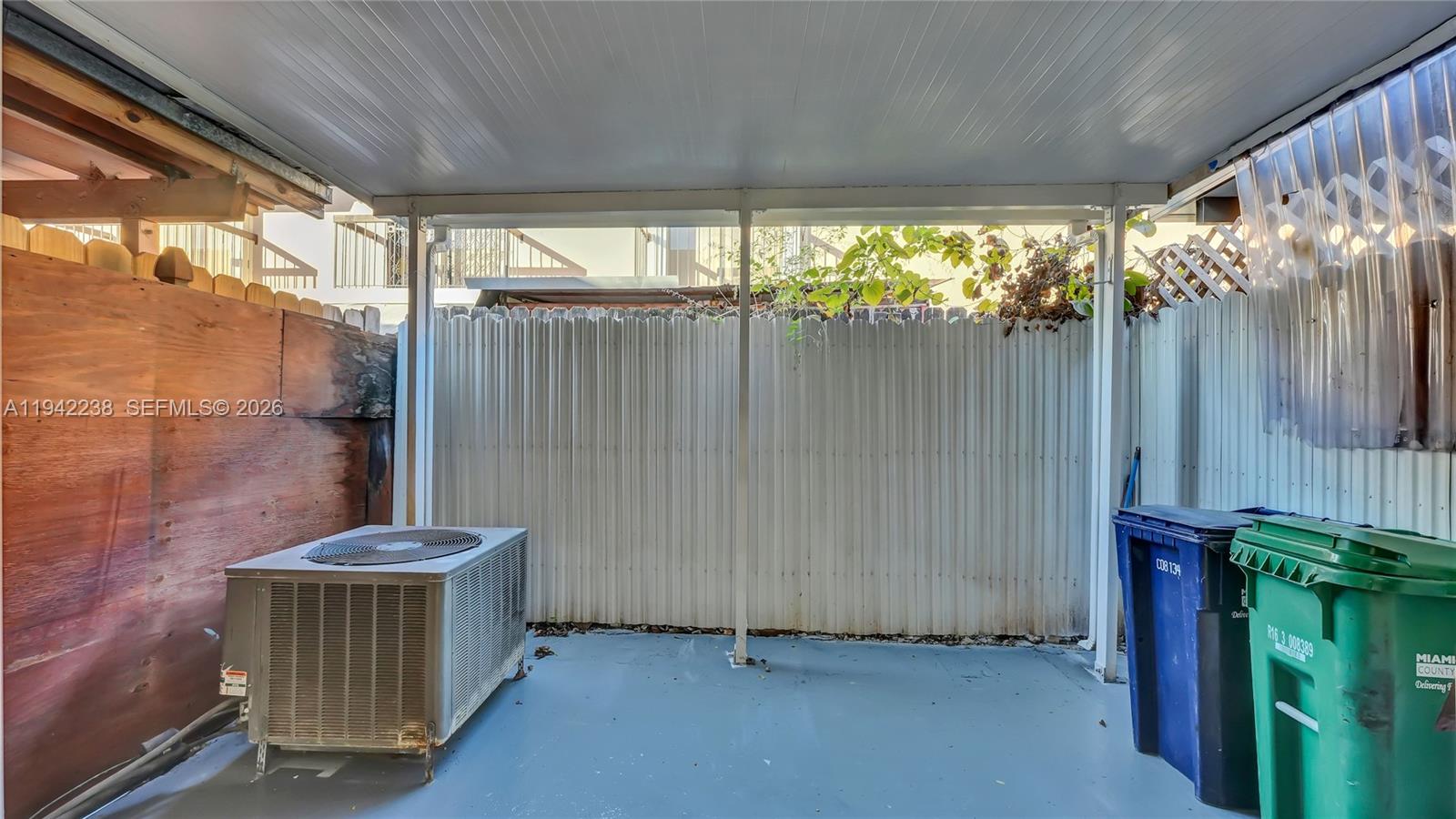 VILLAS UNIVERSITY SQUARE - Residential Lease