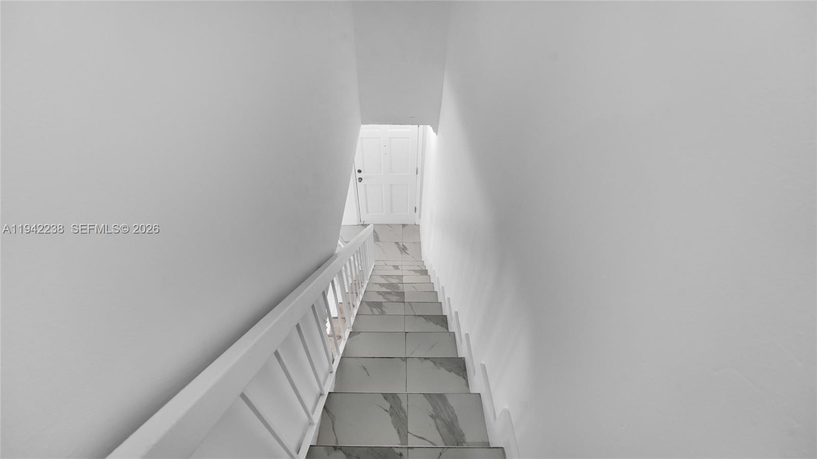 VILLAS UNIVERSITY SQUARE - Residential Lease