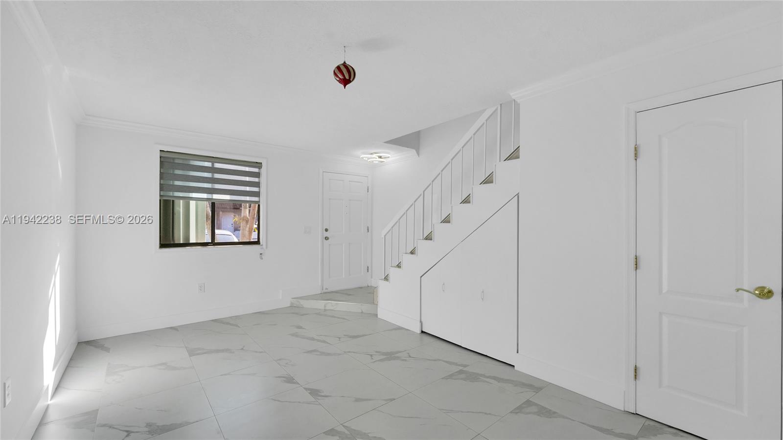 VILLAS UNIVERSITY SQUARE - Residential Lease