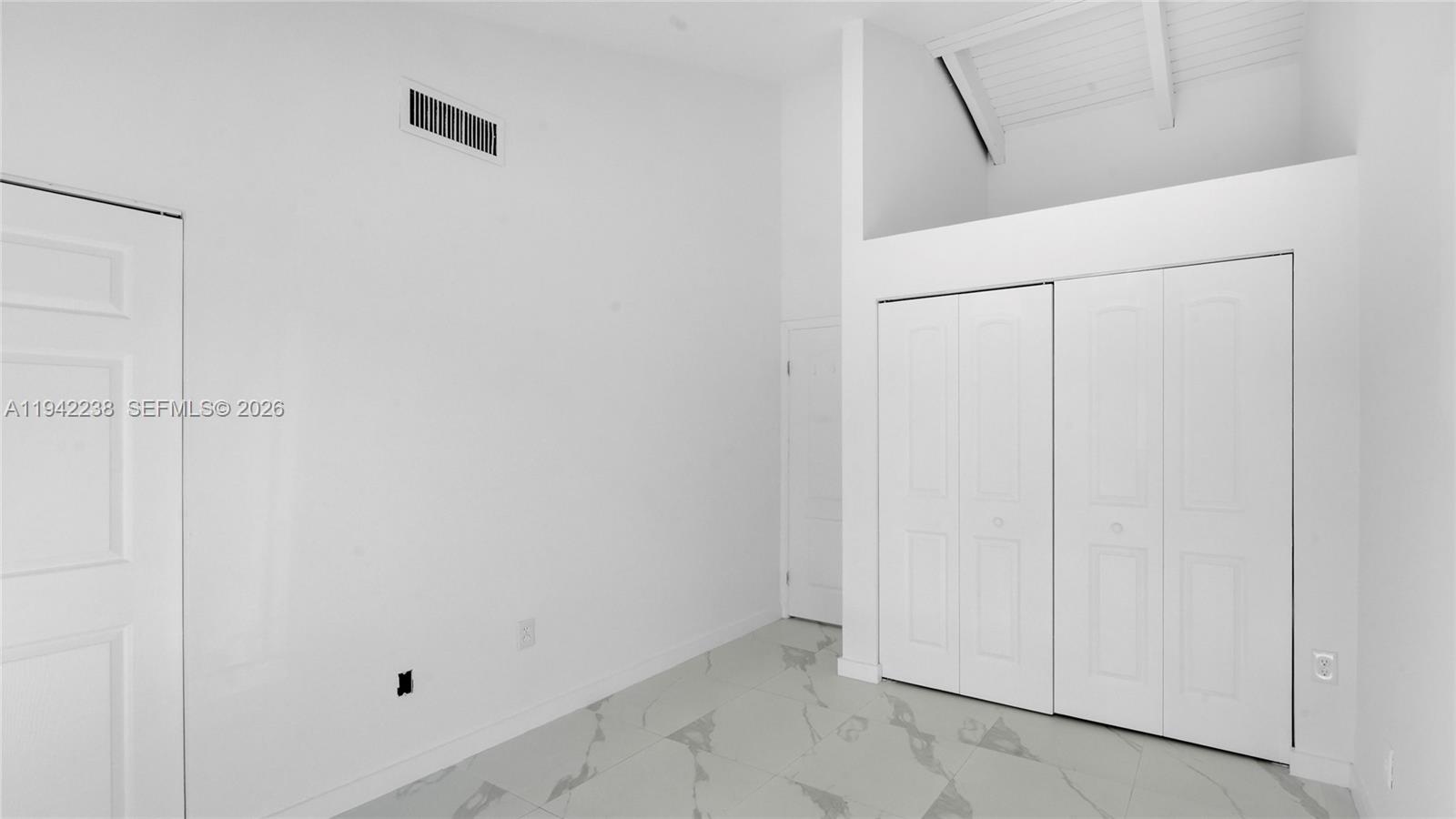 VILLAS UNIVERSITY SQUARE - Residential Lease